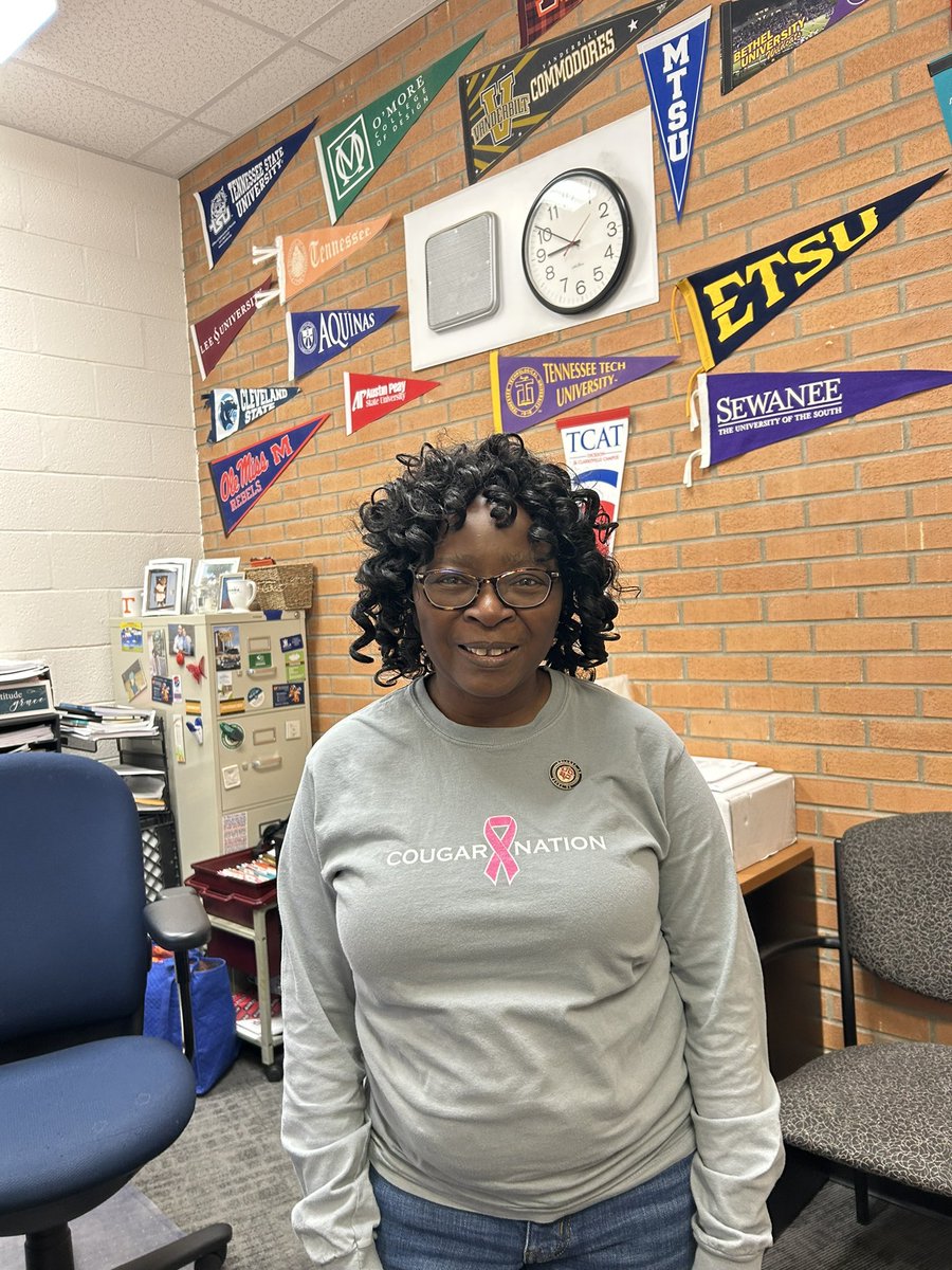 rfaulkner9's tweet photo. This legend received a well-deserved standing ovation from @DCcougarnation staff this morning. Thank you, Donna Holt-Pollard, for your 35 yrs of service! #BestoftheBest @DCS_TN @DLWeeks83 https://t.co/ORU1OFfk7b