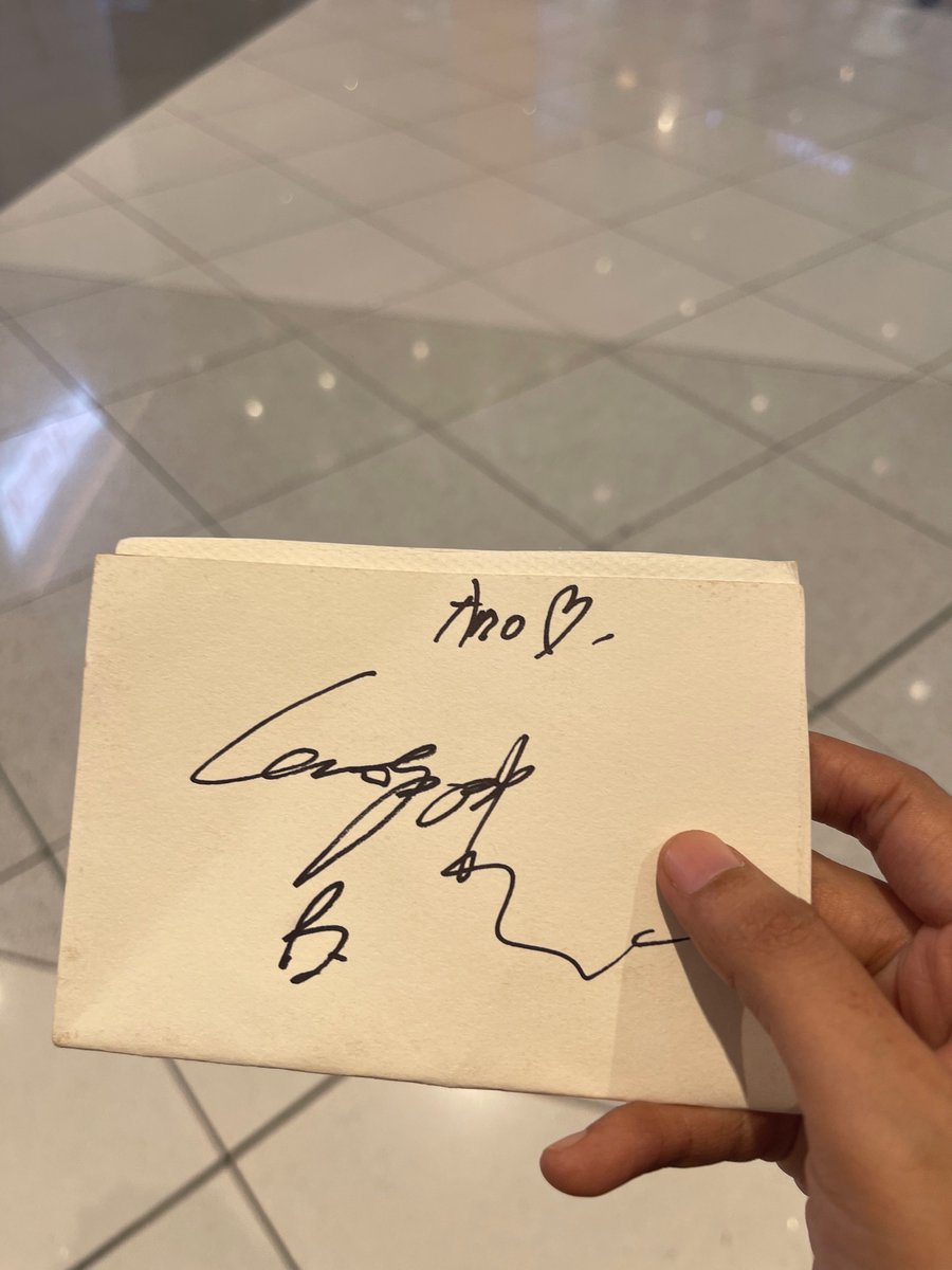 dreamperfectbby's tweet image. i didnt expect will meet ian inside the mall, but thanks zeva for givin me this paper, you just saved my life 😭🫶🏼