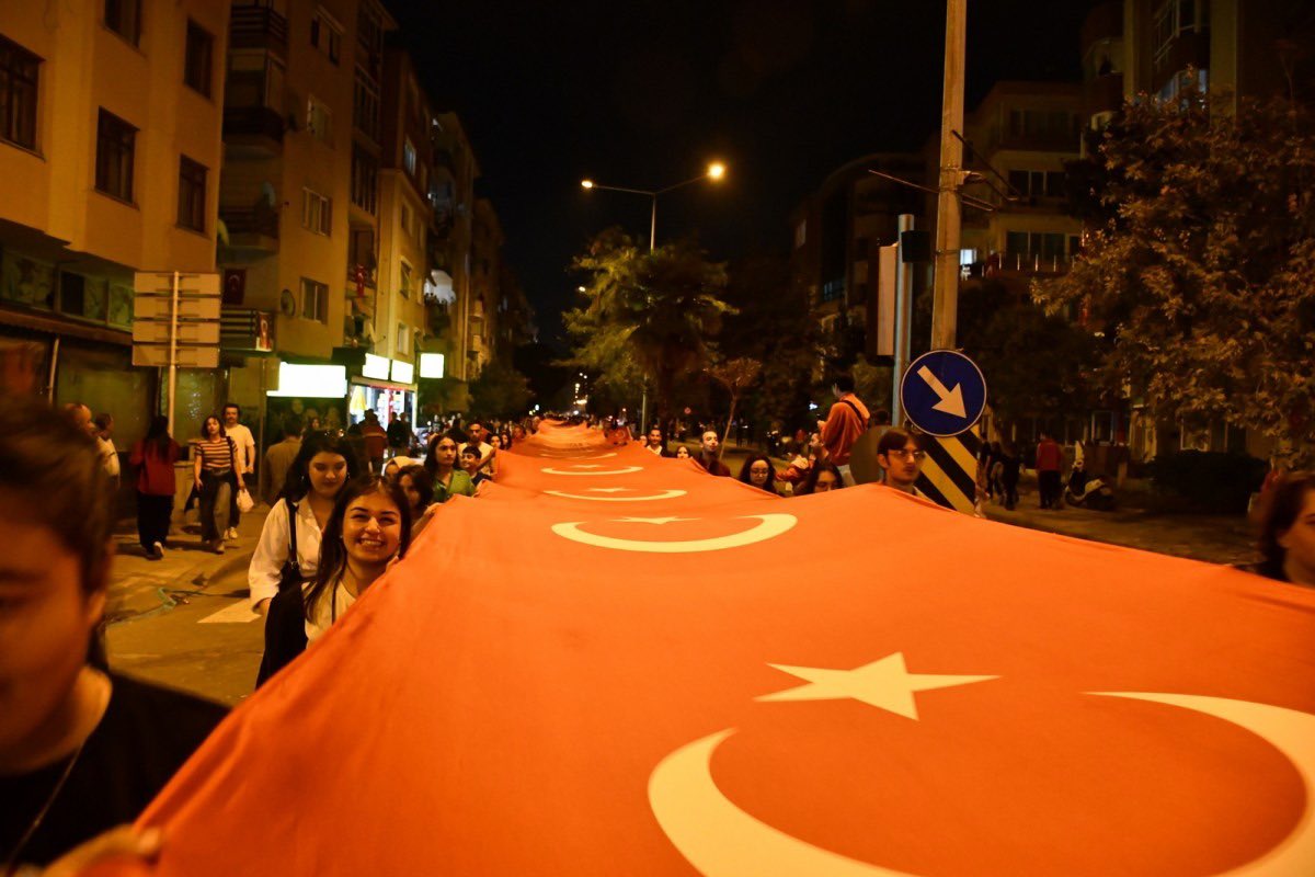 Cumhuriyetin 100. Yılı Coşkuyla Kutlandı 🇹🇷

Detaylar için;
↪️ comu.edu.tr

#ÇOMÜ #Çanakkale #Cumhuriyet #29Ekim