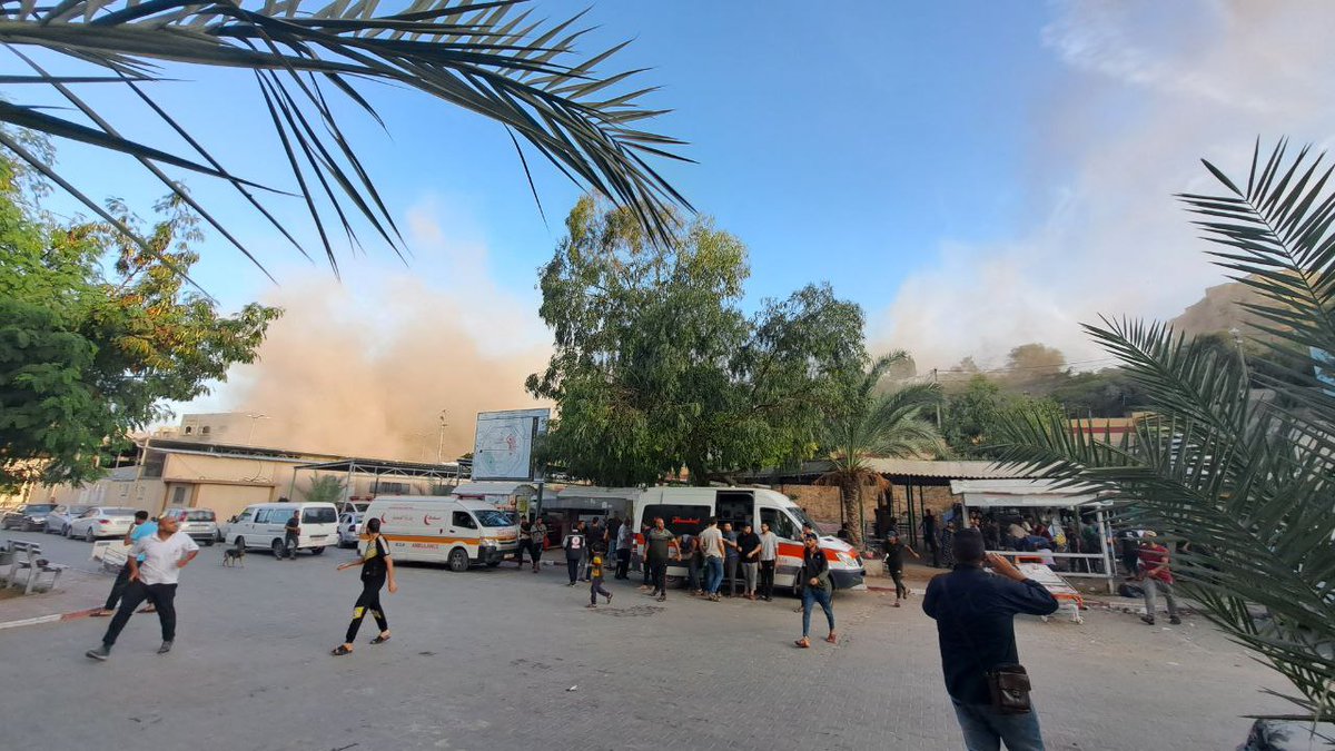 QudsNen's tweet photo. Israeli aircraft struck near the Indonesian Hospital in the northern Gaza Strip.

#Israel #Gaza #TargetingHospitals https://t.co/tZbLAmlv3t