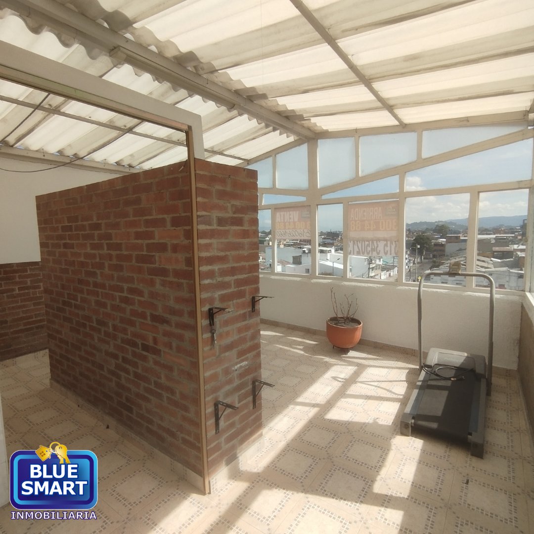 BlueSmartPrin's tweet image. ¡Se VENDE Apartamento en ENGATIVA - VILLA LUZ!

¡Atención! Tenemos una joya en venta: un impresionante apartamento dúplex en Engativá, ubicado en el codiciado barrio de Villa Luz. 
💲VENTA:318.000.000
MAS INFORMACION
wa.me/573153450213