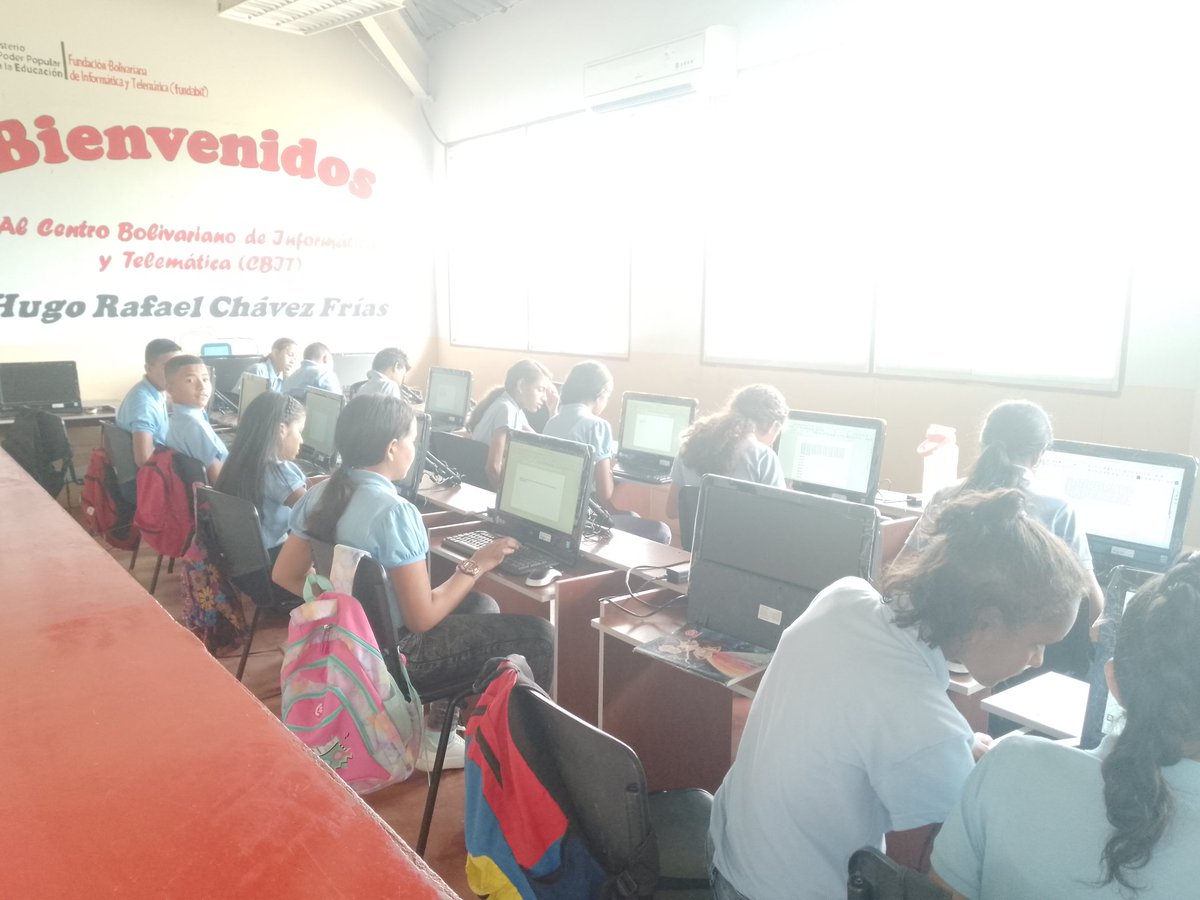 #30Oct23 Didáctica del manejo y destrezas del teclado en el editor de texto con estudiantes de 2do año del L.B. Hugo Chávez Frías #SomosFundabit