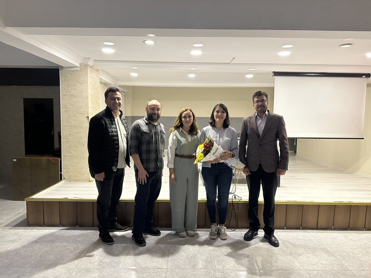 DevrekBilsem's tweet photo. İngiltere Leeds Üniversitesi moleküler tıp ve patoloji  alanında doktora yapan ,Sayın Esra ERMİŞ AKYÜZ  hocamıza bizi ve öğrencilerimizi aydınlattığı için çok teşekkür ederiz. https://t.co/N3LvSCr0I0