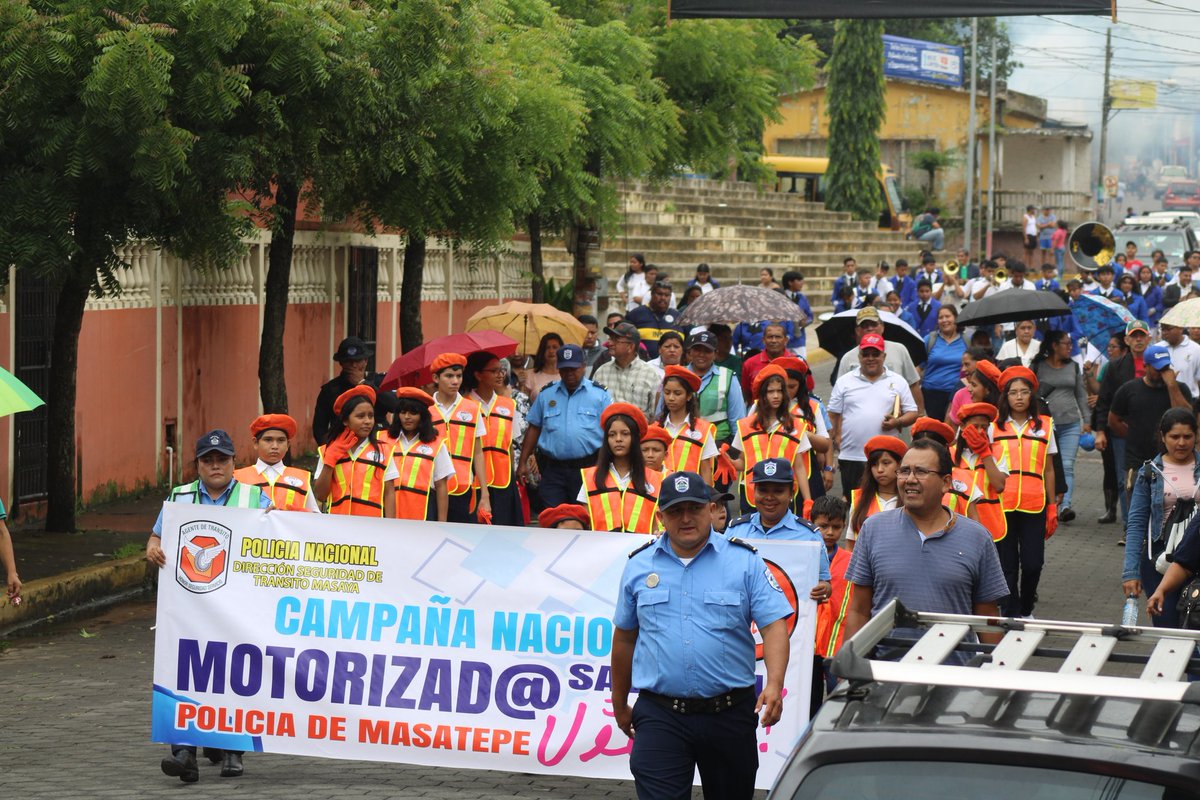 Caminamos porque nos interesamos por " Salvar tu vida 💛 " y desde el Gobierno de Reconciliación y Unidad Nacional 🇳🇮 continuamos promoviendo el uso del casco 👷‍♂️ de seguridad y el respeto a las señales de tránsito 🛑🚦de los conductores de motocicletas 🏍. 
#FSLNOctubreVictorioso