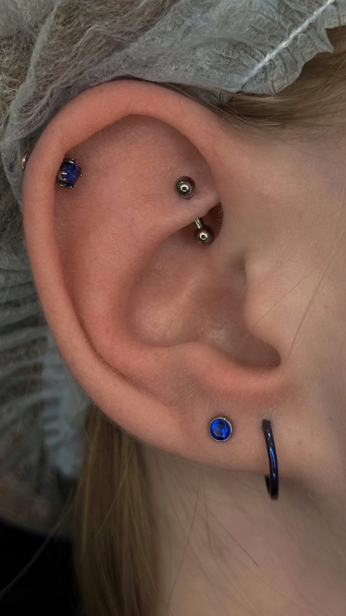 KilljoyPretty's tweet image. Считаю своим долгом напомнить всем, что я в Питере делаю технические отверстия для красоты и помогаю заживить раны с инородными предметами

Мой рабочий профиль в инсте @pretty_piercing.spb и я буду очень благодарна за репосты. Здесь в дм тоже можно писать по теме моей работы 🌚