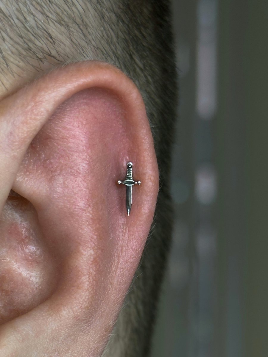 KilljoyPretty's tweet image. Считаю своим долгом напомнить всем, что я в Питере делаю технические отверстия для красоты и помогаю заживить раны с инородными предметами

Мой рабочий профиль в инсте @pretty_piercing.spb и я буду очень благодарна за репосты. Здесь в дм тоже можно писать по теме моей работы 🌚