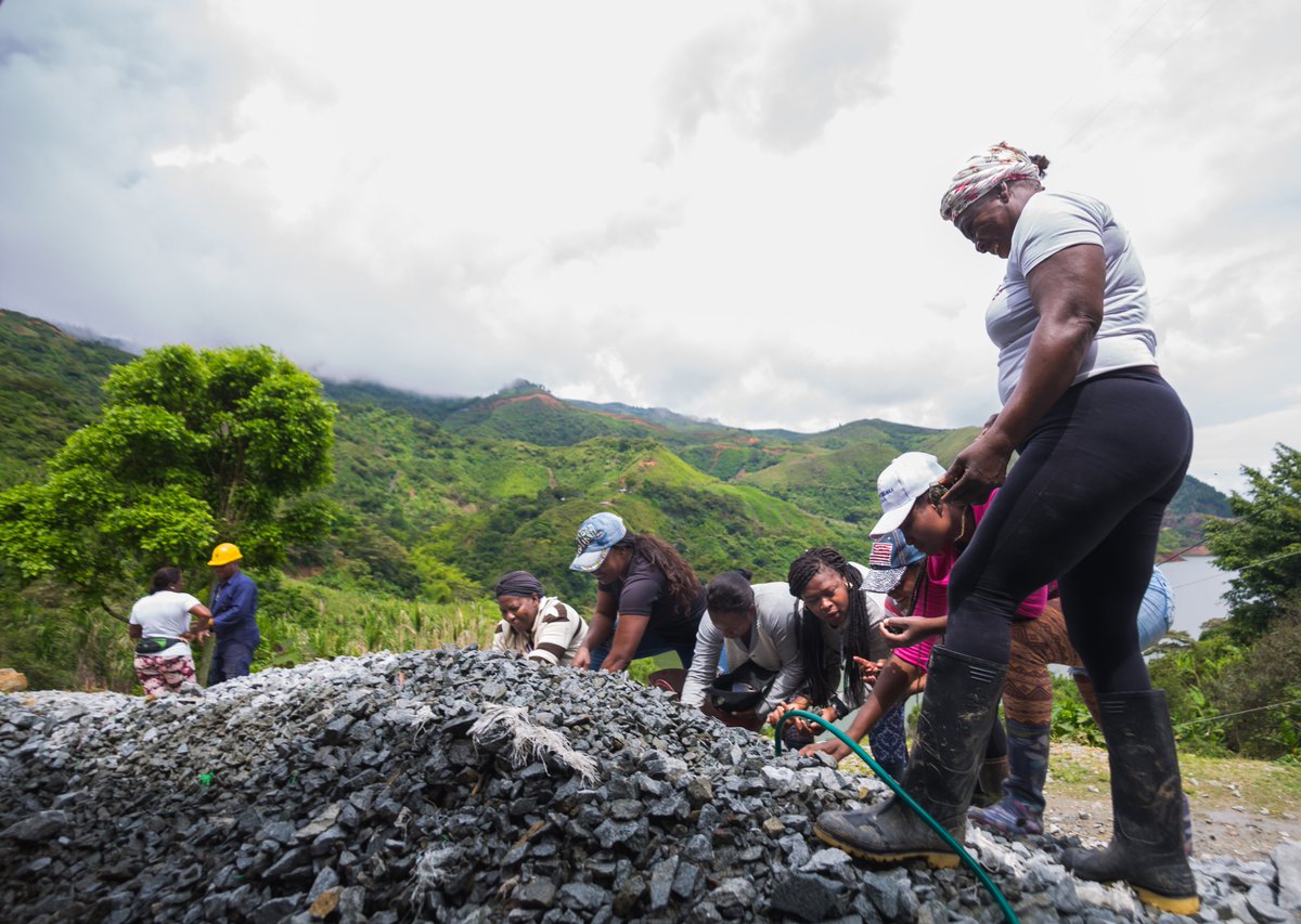 En nuestro almuerzo del @IGFMining (7 de noviembre, 14.00) Taurai Blessing Dhliwayo, Isabelle Magne, Louis Maréchal, @JMLebert y @Rosanna_Tf debatirán sobre el papel de la minería artesanal y a pequeña escala en la transición energética. Inscríbete aquí: bit.ly/IGF-AGM