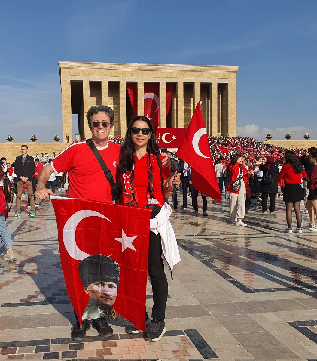 leventdincbas's tweet photo. Cumhuriyet'i yolda bulmadık. Değerini biliyoruz. Koruyacağımıza ant içtik. https://t.co/igVGoKu3hy