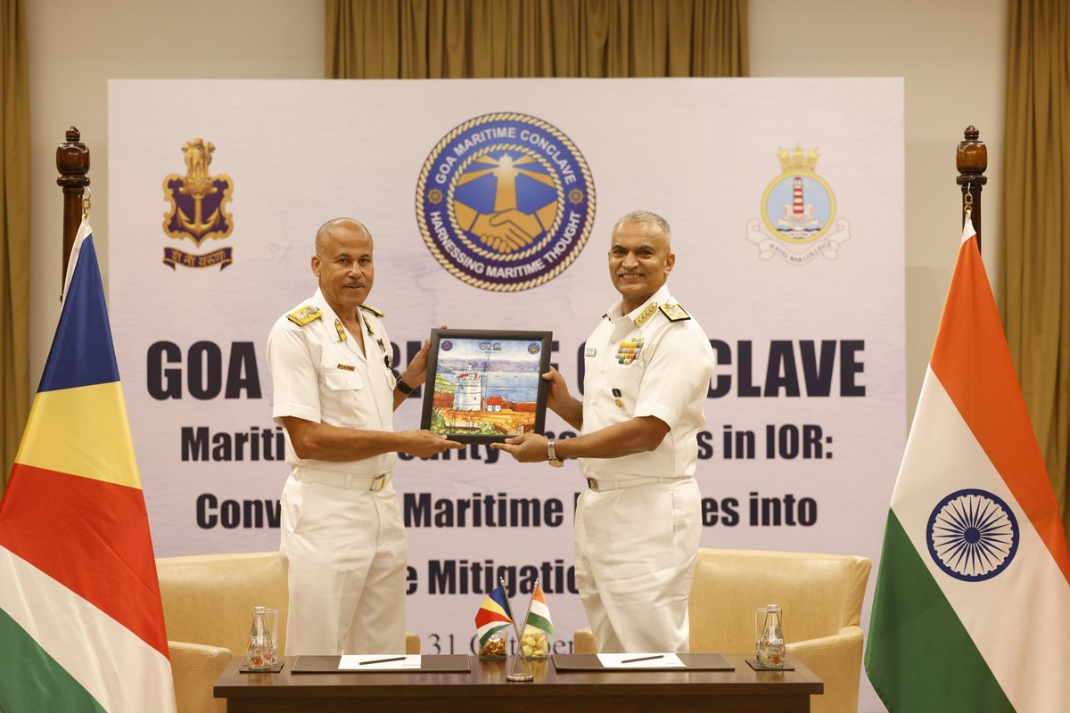 Adm R Hari Kumar, #CNS held bilateral discussions with Brig Michael Anselme Marc Rosette, Chief of Defence @SeyDefence, on the sidelines of #GMC2023. Discussed issues of mutual interest incl #maritimesecurity in #IOR & avenues to further strengthen bilateral defence cooperation.