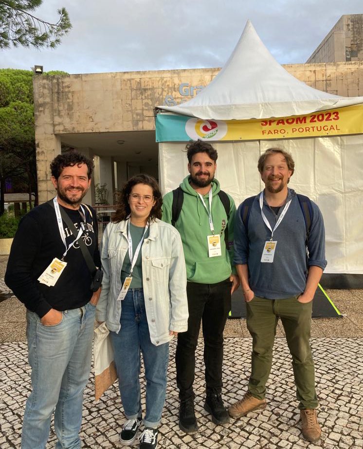 The #SPAOM2023 had a great representation from the #CABD: <a href="/urbano_pp/">Pepe Urbano</a> <a href="/RosanaCaceres_/">Rosana Cáceres</a> Juan Manuel Tavira &amp; <a href="/MarconSBSLab/">Marcon Lab</a>! Sharing and exchanging knowledge in imaging! Thanks to the organization 🇵🇹!