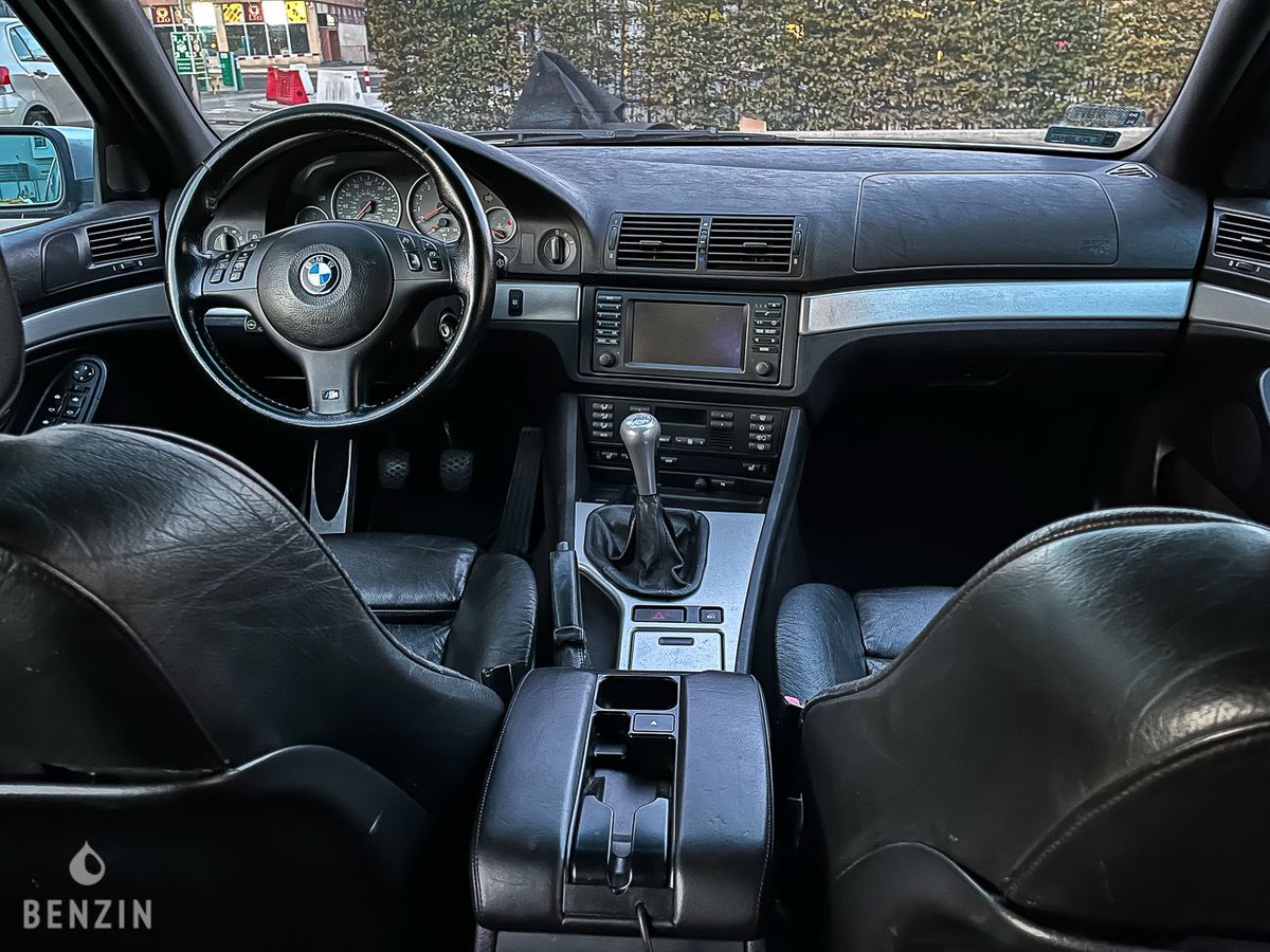 midnightdorifto's tweet photo. good morning everyone: there are many ways to start your week, but how about we kick today of with an E39 M5 Touring conversion 

https://t.co/Sthv8co3P3 https://t.co/DVLnvcjGGj