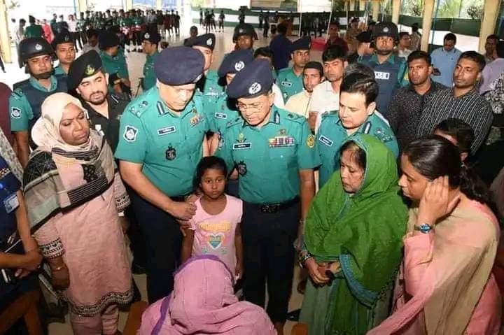 PGaibandha's tweet photo. Innocent baby, 
lost her world. 
Bangladesh crisis period. https://t.co/1jsdZxg0sk