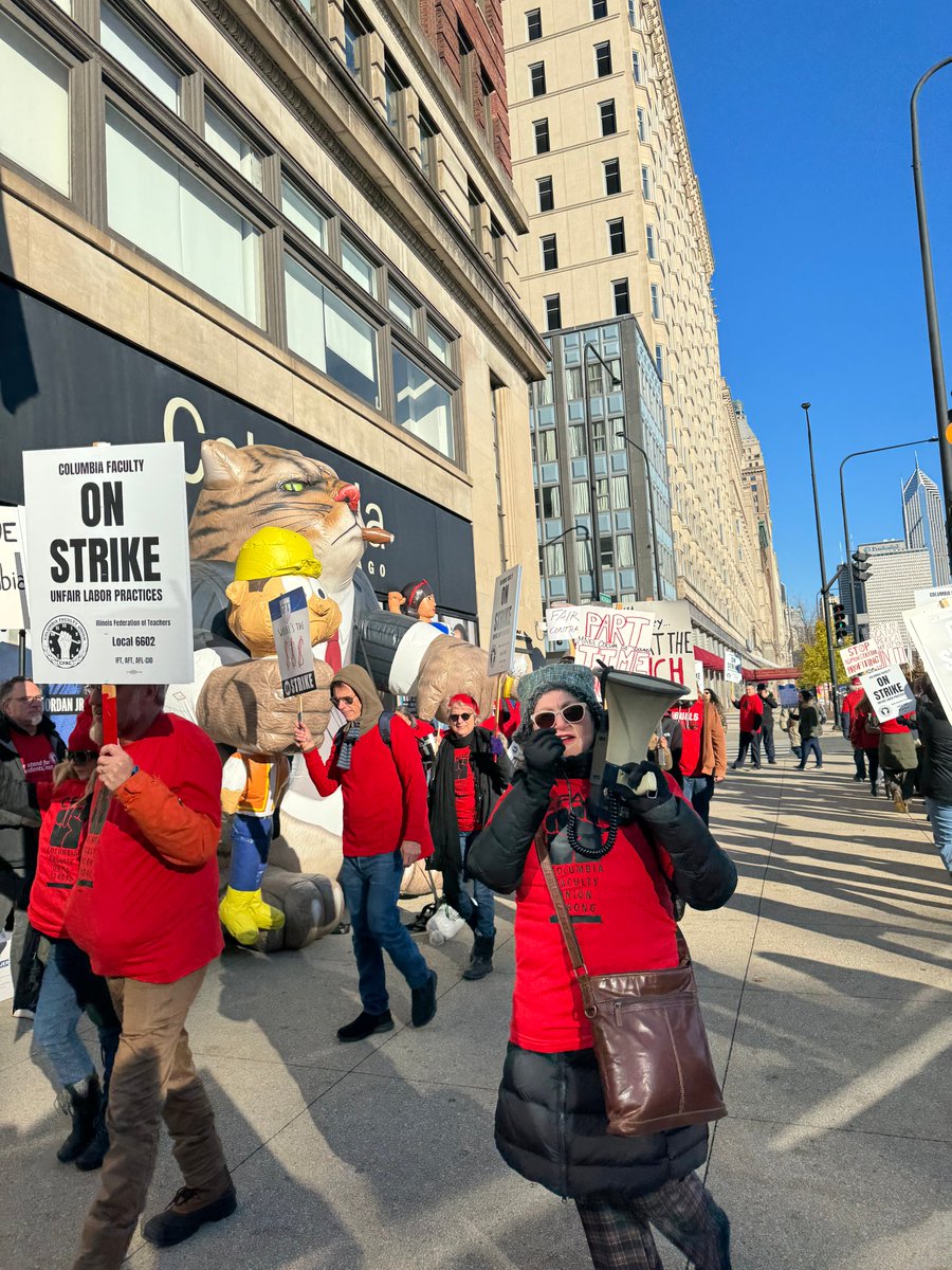 We stand in solidarity with our <a href="/PFACColumbia/">CFAC</a> family as they fight for fair wages &amp; benefits and the Columbia College students deserve! 

✊#FairContractNow <a href="/IFTAFT/">IL Federation of Teachers</a>