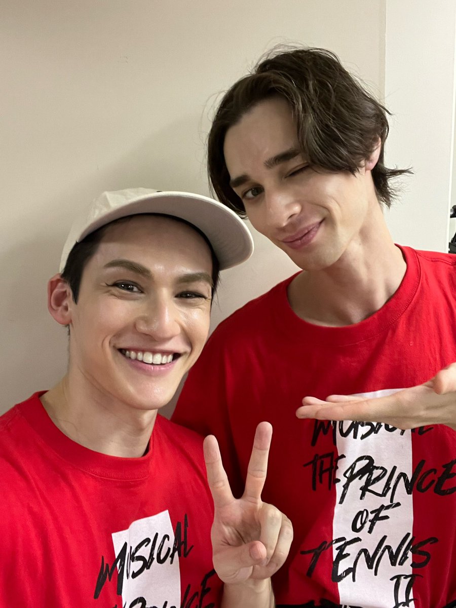 PerthNakhun's tweet photo. 昨日大阪千秋楽無事に終わりました。

もう東京に戻ったけど、正直もっと長く大阪にいたかったです。まだ全然大阪を味わえてないから、絶対また行きます！

大阪で作った思い出は一生忘れません！
大阪ラブ。
メルパルクラブ。

#新テニミュ https://t.co/8tSSb12ZWR