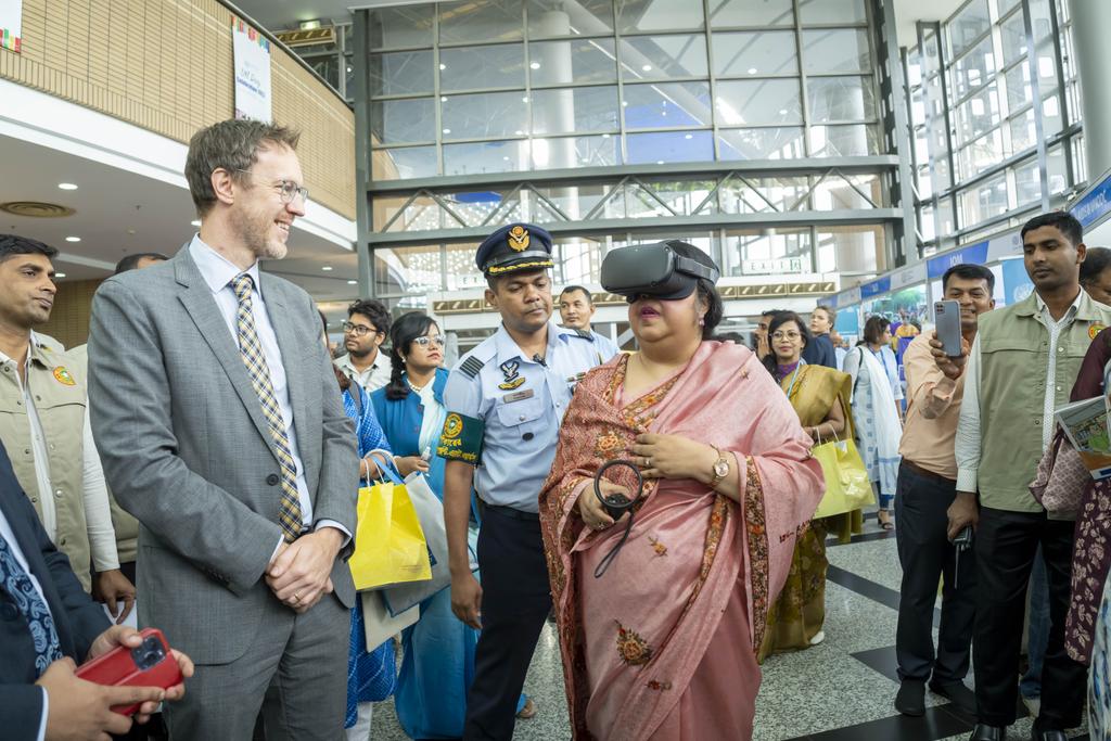 UNDP_BD's tweet image. Today we observed #UNDay with a knowledge fair, showcasing the incredible partnership between @UNinBangladesh 🇺🇳 &amp;amp; 🇧🇩. Honored to have Speaker Dr. Shirin Sharmin Chaudhury at our stall, witnessing the inspiring #FutureSmart initiatives by @UNDP. Together, we&apos;re shaping a brighter…