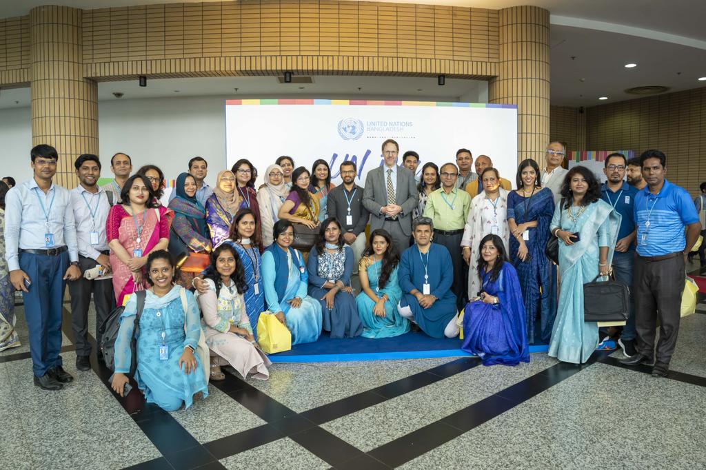 UNDP_BD's tweet image. Today we observed #UNDay with a knowledge fair, showcasing the incredible partnership between @UNinBangladesh 🇺🇳 &amp;amp; 🇧🇩. Honored to have Speaker Dr. Shirin Sharmin Chaudhury at our stall, witnessing the inspiring #FutureSmart initiatives by @UNDP. Together, we&apos;re shaping a brighter…