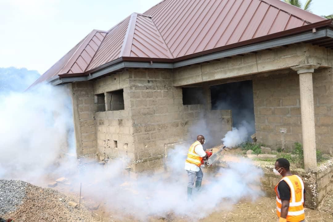 DerickObodai's tweet photo. #GovtSupports
#GovtRelief4FloodVictims
#VRA
#Akosombo Dam Spillage

Fumigation and Disinfection Exercises in Affected Communities

Name of community: Mepe
Date: October 29, 2023
Team Lead: Mr. Kwame Mensah Darkwa, Emergency Preparedness Plan Coordinator, VRA https://t.co/x1sAi1nw3U