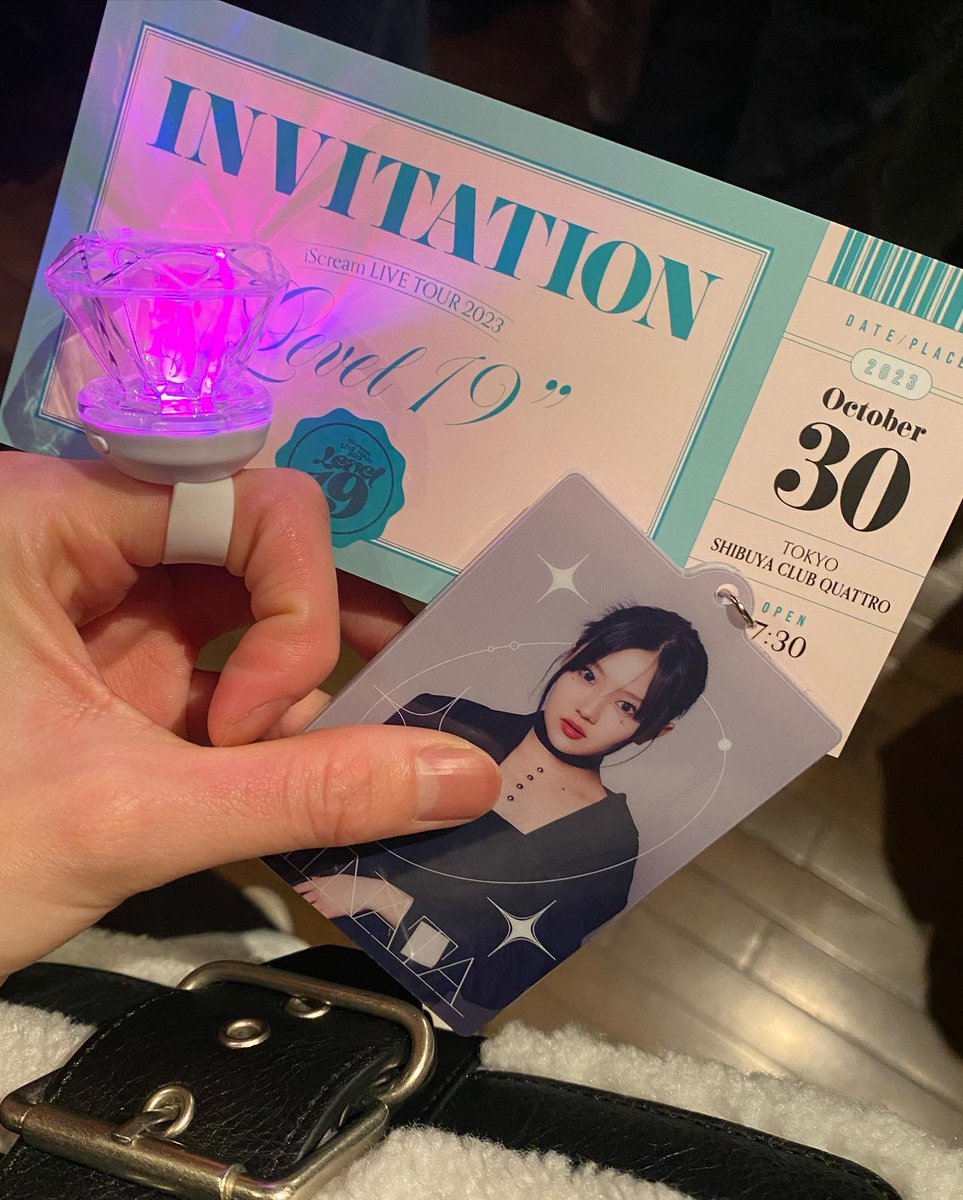 __c0c0nuts__'s tweet image. 初めてアイサケちゃんのライブに行けて楽しかった〜😍🎵💗💗ガールズパワー全開！！アイサケちゃんの歌声、パフォーマンス沢山の人に届きますように🫶🏻 "𝒉𝒊𝒎𝒂𝒘𝒂𝒓𝒊"のようにいろんな場所でたくさんの光を浴びて、大きく大きく成長してね🌻また会いに行けますように！！
#iScream 
#Level19
#L19