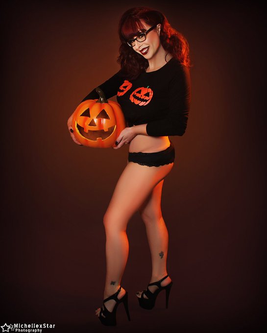 Happy Hallows Eve Everyone! 🎃🖤  #HappyHalloween2023 #pinup #ilovehalloween https://t.co/xHNGmoSNBS<a href="/tag/happyhalloween2023"class="tags">#HappyHalloween2023</a><a href="/tag/pinup"class="tags"><span>#pinup</span></a><a href="/tag/ilovehalloween"class="tags"><span>#ilovehalloween</span></a>