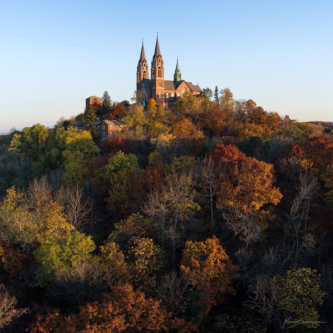 BEFORE & AFTER
#pano #fall #fallcolours #fallcolors #autumnvibes 
@AutelRobotics @AutelTools 
@CondeNast  @CNTraveler 
@Photoshop @TravelWI
 #discoverwisconsin #wi 
@travel  #trees #holyhillbasilica @fromwhereidrone #landscapephotography #Landscapes #perspective #aerial