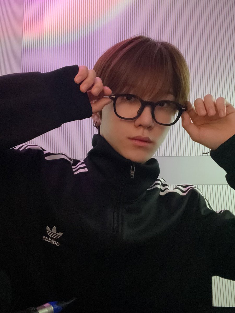 TNX_twt's tweet photo. 월요일 수고해쓰요🧸🤓

#오성준 #SUNGJUN https://t.co/GHxLWS4vWQ