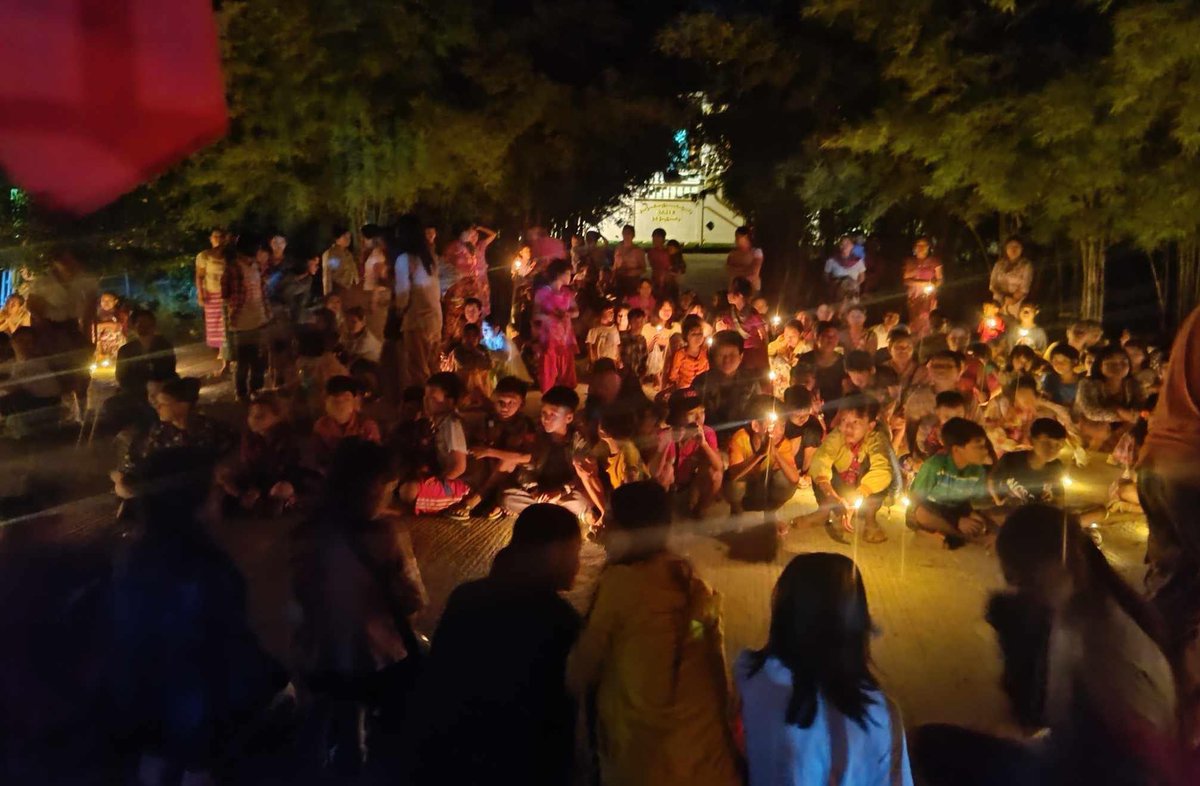 All Burma Federation of Student Union & residents from a village of #Wetlet Twp, #Sagaing Region staged a sit-in protest to oppose the #MilitaryDictatorship on Oct29.

#DoMoreSingapore 
#SG_BlockArmsJunta     
#2023Oct30Coup                     
#WhatsHappeningInMyanmar