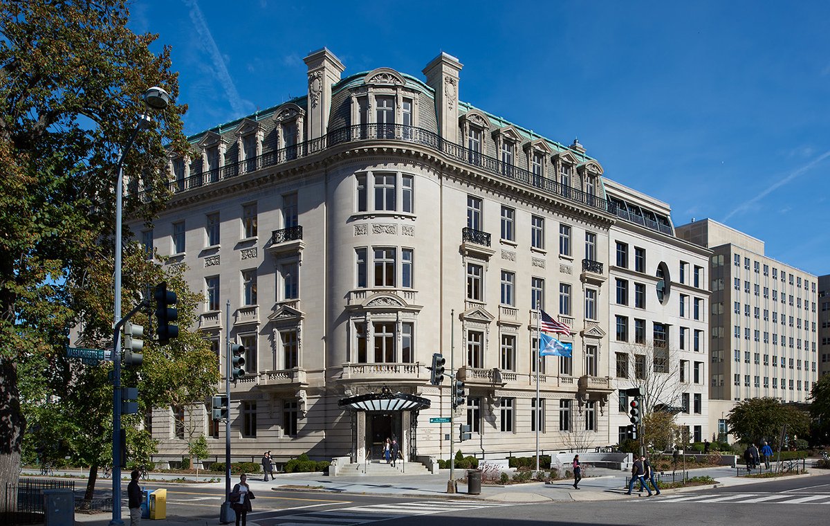 AEIecon's tweet photo. We're hiring! 

The Economic Policy Studies department at the American Enterprise Institute is hiring full-time research assistants to work with @AEI's senior economists.

Visit the link below to apply ⬇️
https://t.co/K3rgafpnQ7 https://t.co/sdCxXFjz1w