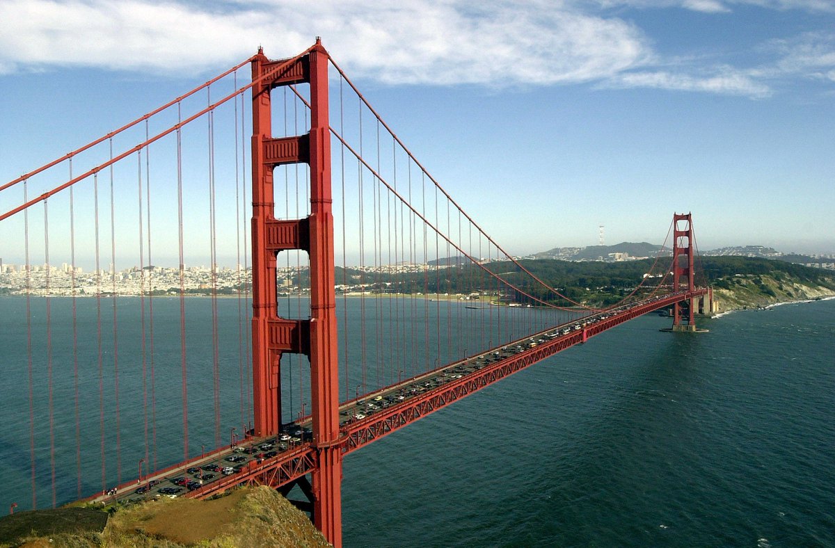 sergiomancini's tweet photo. @Cuidro Esa es la famosa Golden Gate, ubicada en Paris, France https://t.co/DHMTCidiyp