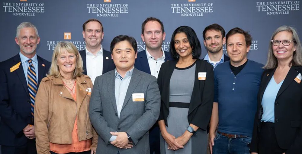 ResearchUTK's tweet photo. UT Knoxville and Volkswagen Group of America announced the signing of a new five-year master research agreement, reinforcing a longstanding and productive innovation partnership.
Read more: https://t.co/B4nx316yo1
#utresearch #volkswagen #research #technology https://t.co/1MX0vVTfJD
