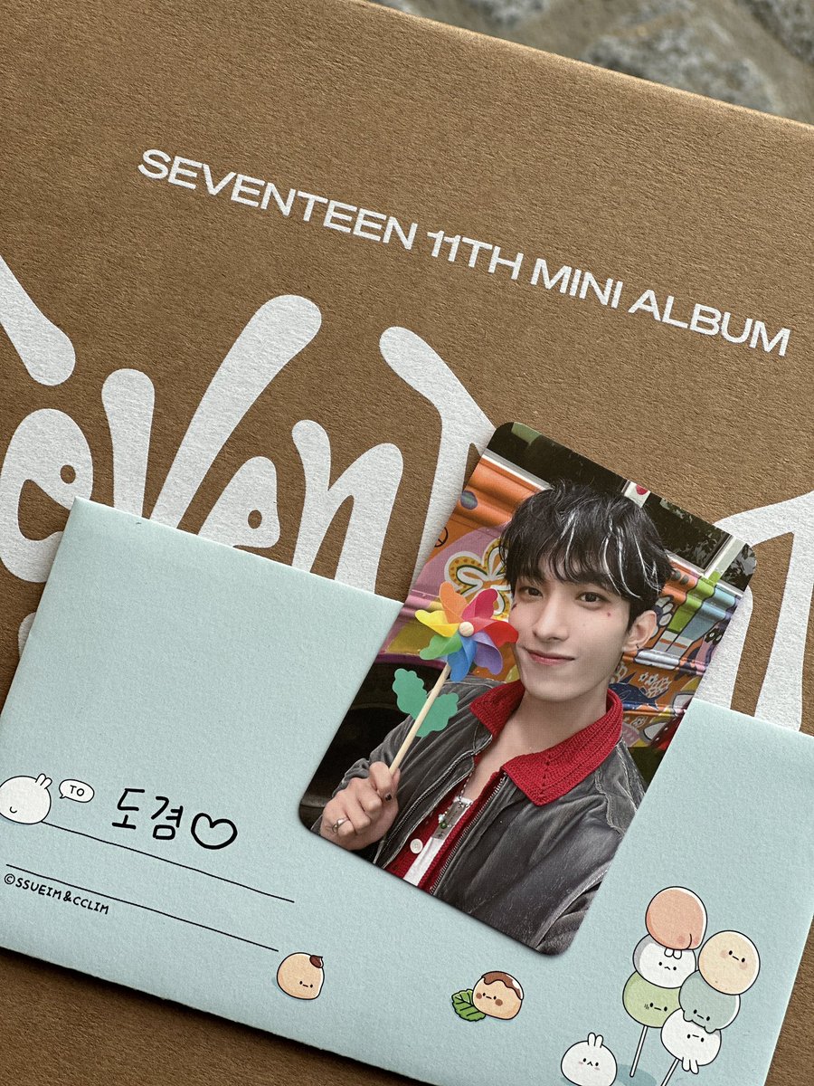 kyeomzu's tweet photo. 세븐틴 엠카운트.. 콘서트 느낌이 강했던 사녹이었구 게다가 콘서트 1열 부럽지 않은 자리에 당첨돼서 잘생긴 미모 넋놓고 오억번 감상, 완벽한 무대 입 벌리고 감상, 꾸준히 제대로 한 인사와 기절할 것 같은 눈웃���을 보며 하트 완성하기 등으로 정말 매순간 행복했다아 🥹🥹...❤️ https://t.co/9tGjzQEz3s