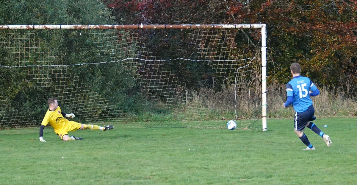 ScotAmFAEast's tweet photo. Penalty Shoot-Out Action from Saturday’s 1st Round tie:  Kincardine 3 (5) Stenhousemuir Community 3 (6). Kincardine in Blue/Black. 
Pictures courtesy of Gerry Moore (S&amp;DAFA)
@OnlySportLTD1 @DafaofficialS @CaledonianAFA @LEAFA_Official @spafaofficial https://t.co/mov9UocX9p