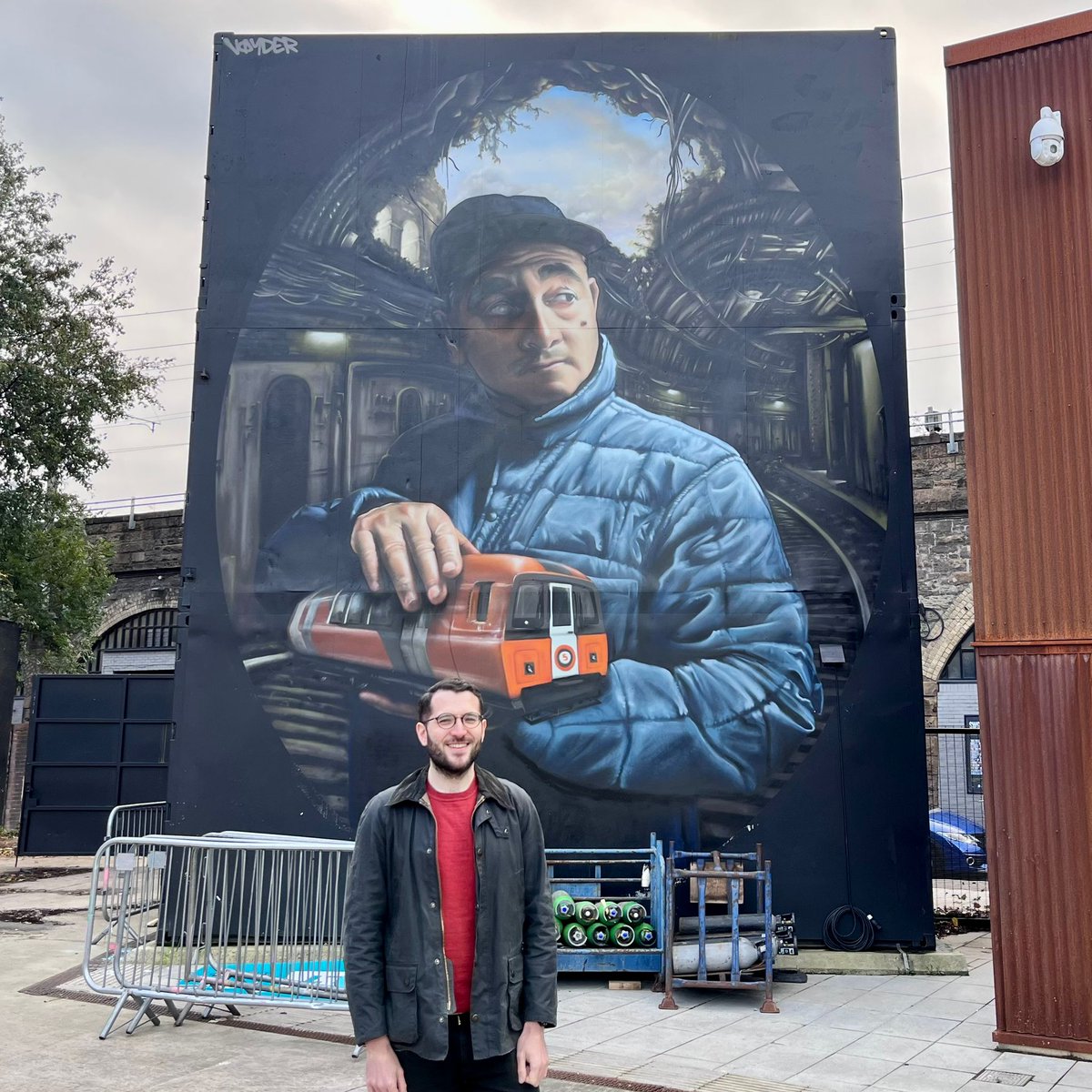 PaulJSweeney's tweet image. An amazing visit to @SWG3glasgow to hear more about the Yardworks Studio.

The group provide a space for young street artists to use their talents to create beautiful murals across Glasgow.