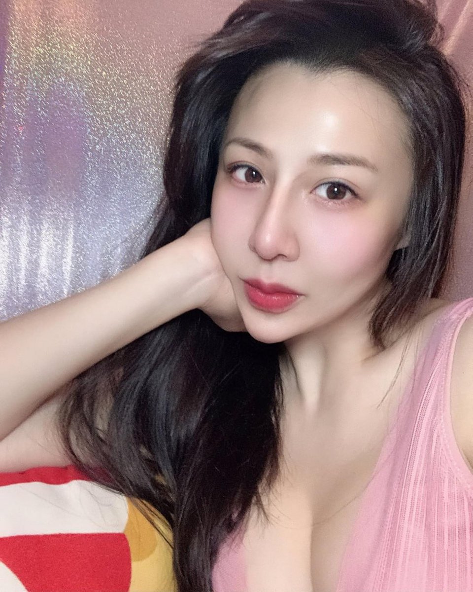 我叫李夢瑤我來自香港  ， 我今年33歲 我是一個性格開朗的女孩子朝思暮想， 卻沒有等到一個值得我等待的人出現在我面前點擊找我   url003.xyz/a/ewLUjVsO5165