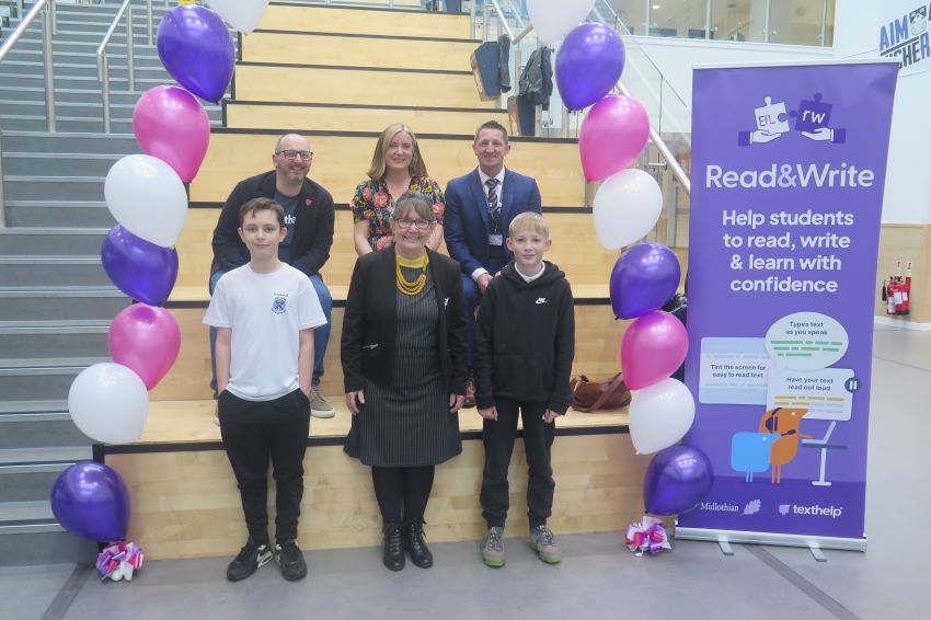 Families will be able to download literacy support software for free, thanks to  our new partnership with @texthelp. Read&amp;Write helps with tasks like reading text out loud, &amp; understanding unfamiliar words.
ow.ly/FcVi50Q2aXO
ow.ly/SqrO50Q2aXN