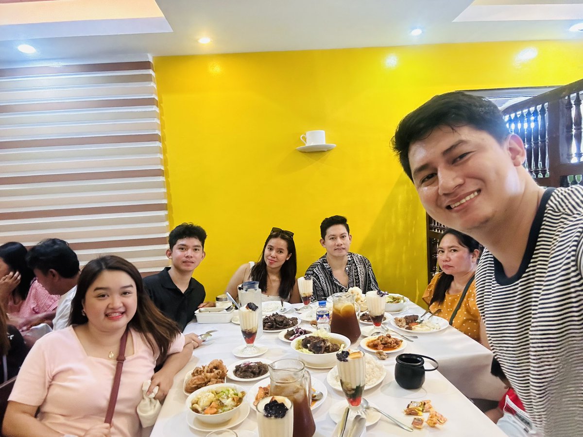 astequila7's tweet photo. #aftervoting 
#backtomanilalater https://t.co/uGwaNWFDKn