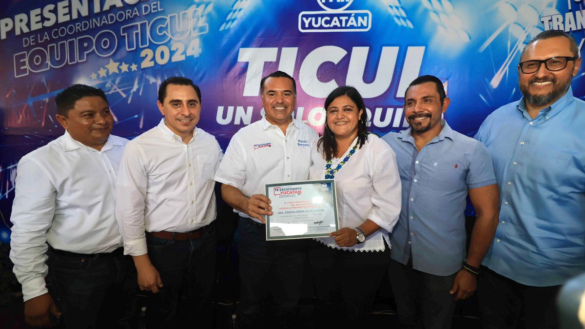 AsisFC's tweet photo. Junto a @RenanBarrera, Coordinador del #EquipoYucatán y el Alcalde @RafaMontalvoMx, escuchamos opiniones de militantes que quieren seguir construyendo un mejor Yuc a través de nuestra próx plataforma electoral. También nombramos a @Tt_Ucan como Coordinadora del #EquipoTicul. https://t.co/2vm1kWDyeT