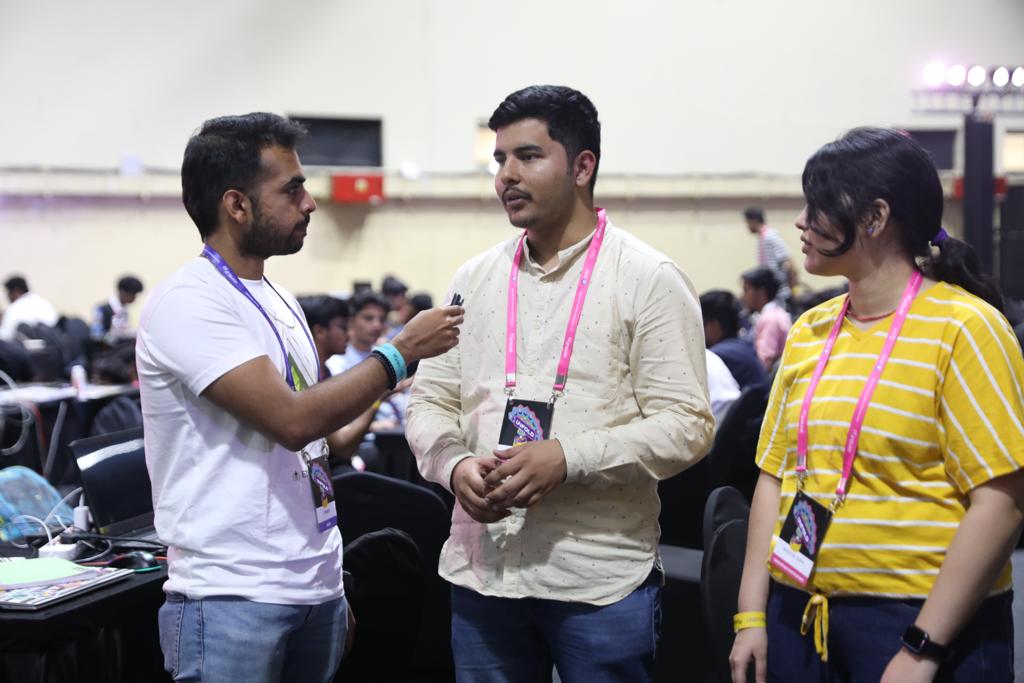 techtusharojha's tweet image. Me talking about @SadaivCI for the 100th time at #Unfold2023.

I am always excited about new ideas and building them to test their potential ;

but only a few ideas have to be a full-fledged product ✨

Sadaiv is one of those, will post some interesting updates soon :)