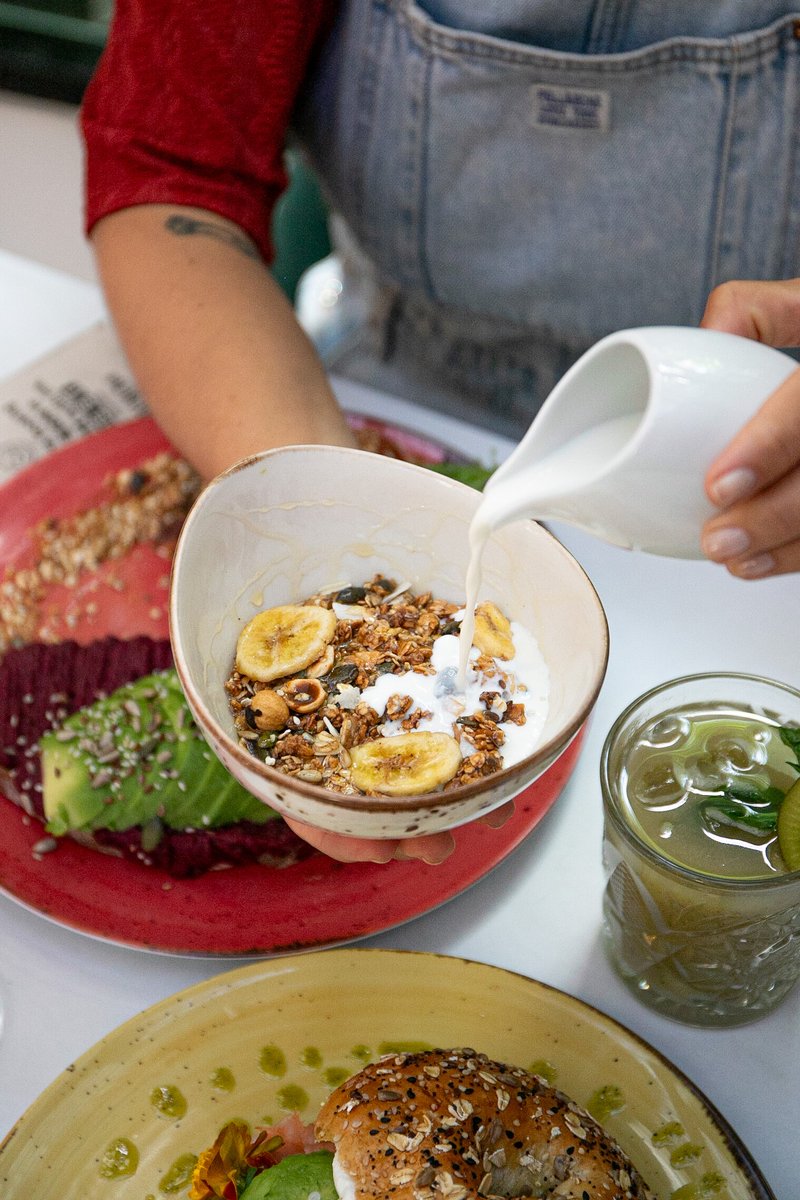 seventhbrunch's tweet photo. Visit #SeventhBrunch and indulge in one of our favorites, Granola with a side  of honey and milk – it's a delightful and highly #nutritious option 😋😋

#Friday #Brunch https://t.co/YLwn5SqbEO
