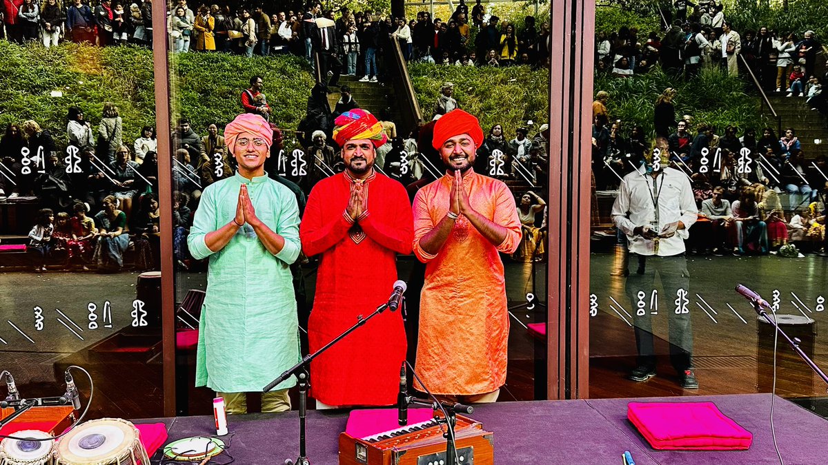 BMaharaja's tweet photo. Another beautiful Sunday filled with Indian music by @BassantGypsies for “Bollywood Superstars” exhibition at @quaibranly. 

#bassantrajasthan #anwarhussainparis #quaibranly 
@IndiaembFrance @FranceinIndia @GlobalIndOrg @RajFound https://t.co/d0MFKJe5Rd