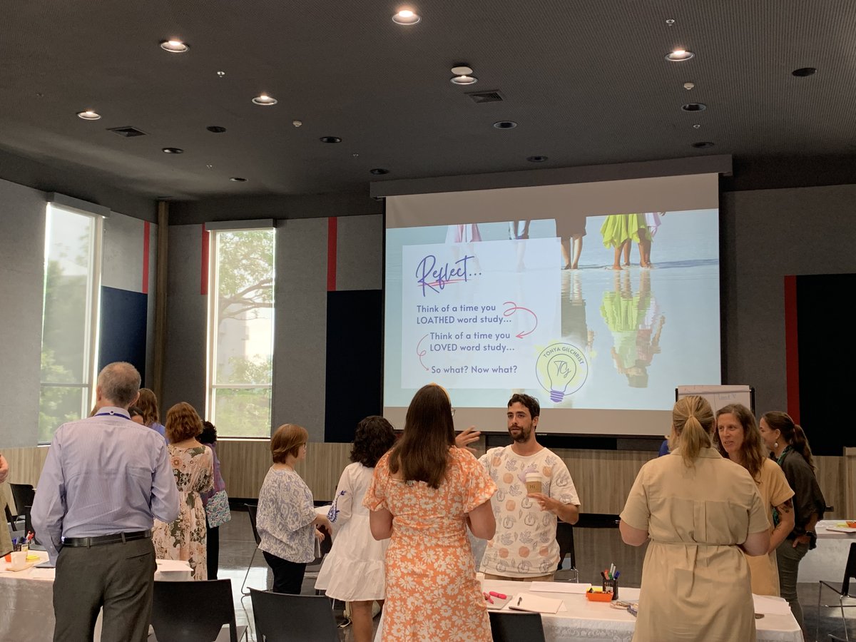 Mrs_Gilchrist's tweet photo. What a wonderful 1st day @BangkokPatana!
Folks gathered from 🇨🇳 🇰🇪 🇸🇬 🇹🇭 &amp; 🇻🇳 to dive into what matters most for the teaching &amp; learning of foundational #literacy skills.
The answer? There's not one answer, and there's not one way. We need a multi-faceted approach.
#just4you https://t.co/OIN1hBF5Bf