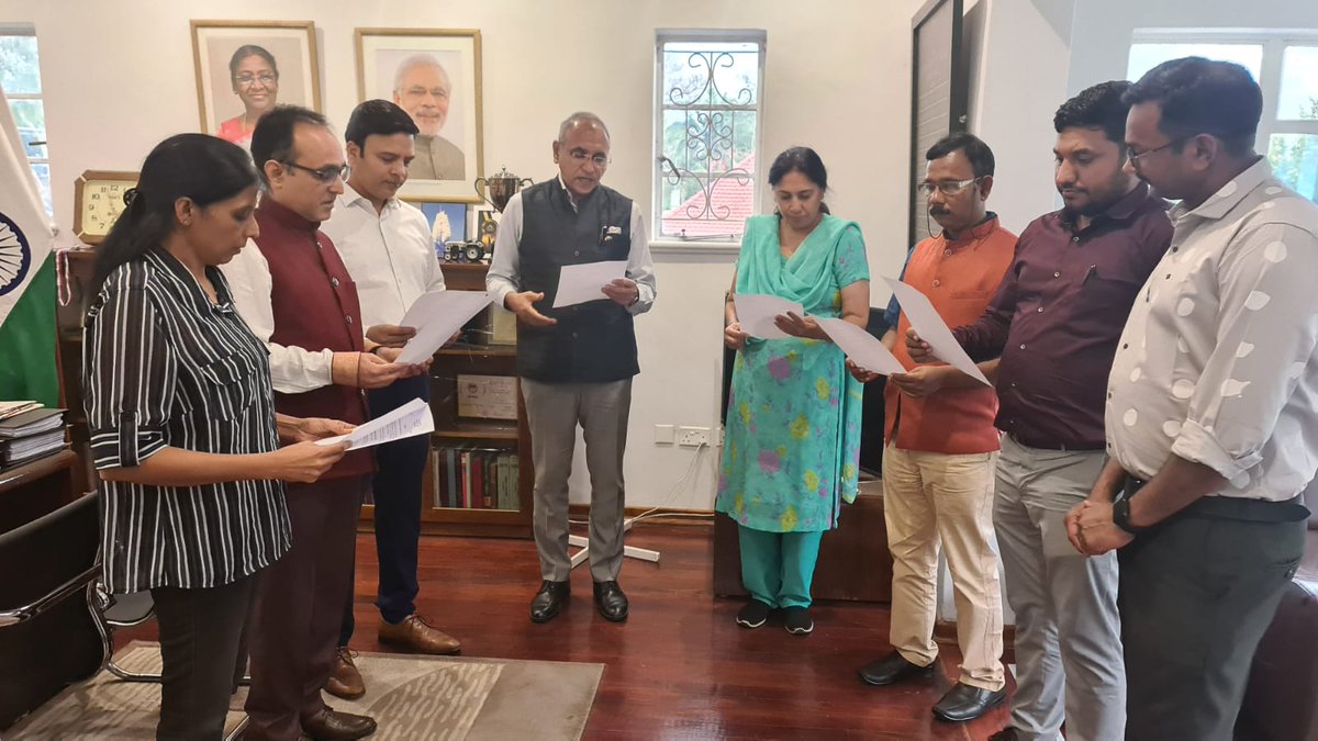 IndiainZimbabwe's tweet photo. Ambassador administered the Integrity Pledge to the Embassy officials at the beginning of the Vigilance Awareness Week 30 October - 05 November 2023 #vigilanceawarenessweek2023 @MEAIndia @CVCIndia @DARPG_GoI https://t.co/LolmmbD4LP