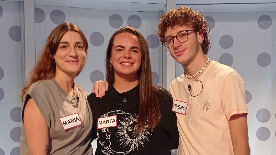 JoEnSeMesIB3's tweet image. Ja ho tenim tot a punt per a una nova setmana de concurs 🔛

Vos presentam les #Dimprevist i els #Desencontrats 🙌🏻 Juntament amb els #Gasss estan disposats a regalar-vos tres quartets d'hora diaris de bon ambient i diversió 😉

Vos esperam cada dia a les 21:30 h. a @IB3 📺