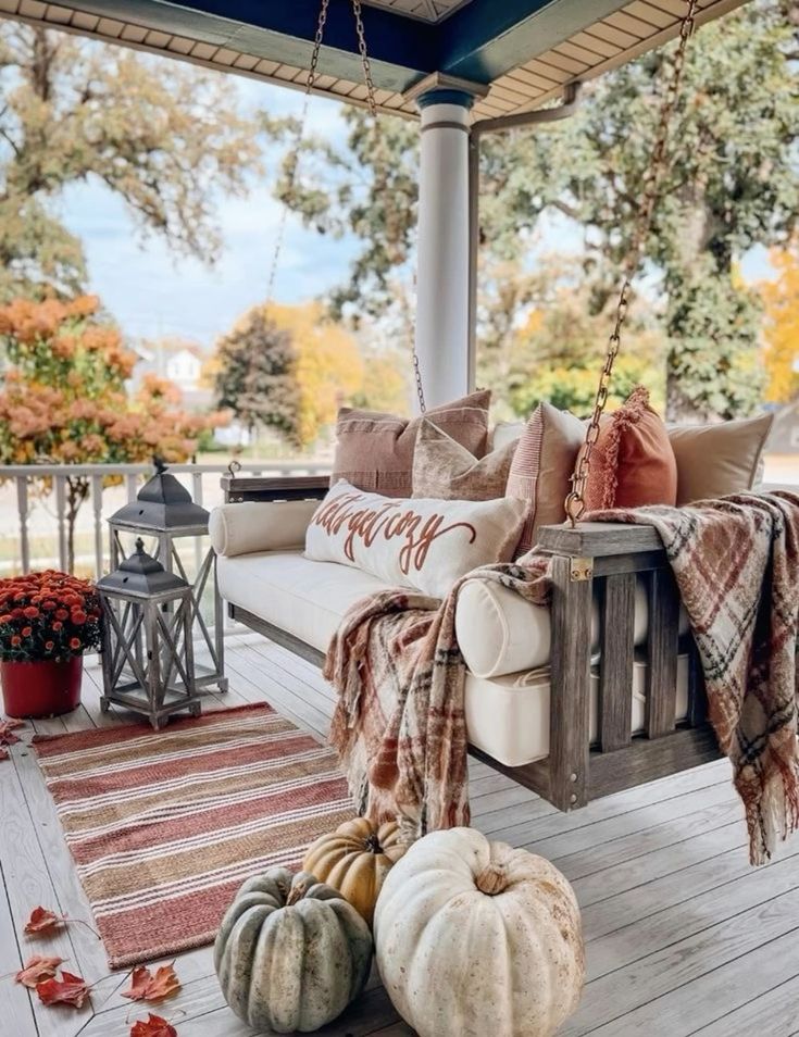 RealtorSanam's tweet photo. Cool breeze, cozy layers, pumpkin loaf, and hot apple cider.🍎🍂🎃

Which one feels most like Harvest Season at home? https://t.co/lmlgJFofqp