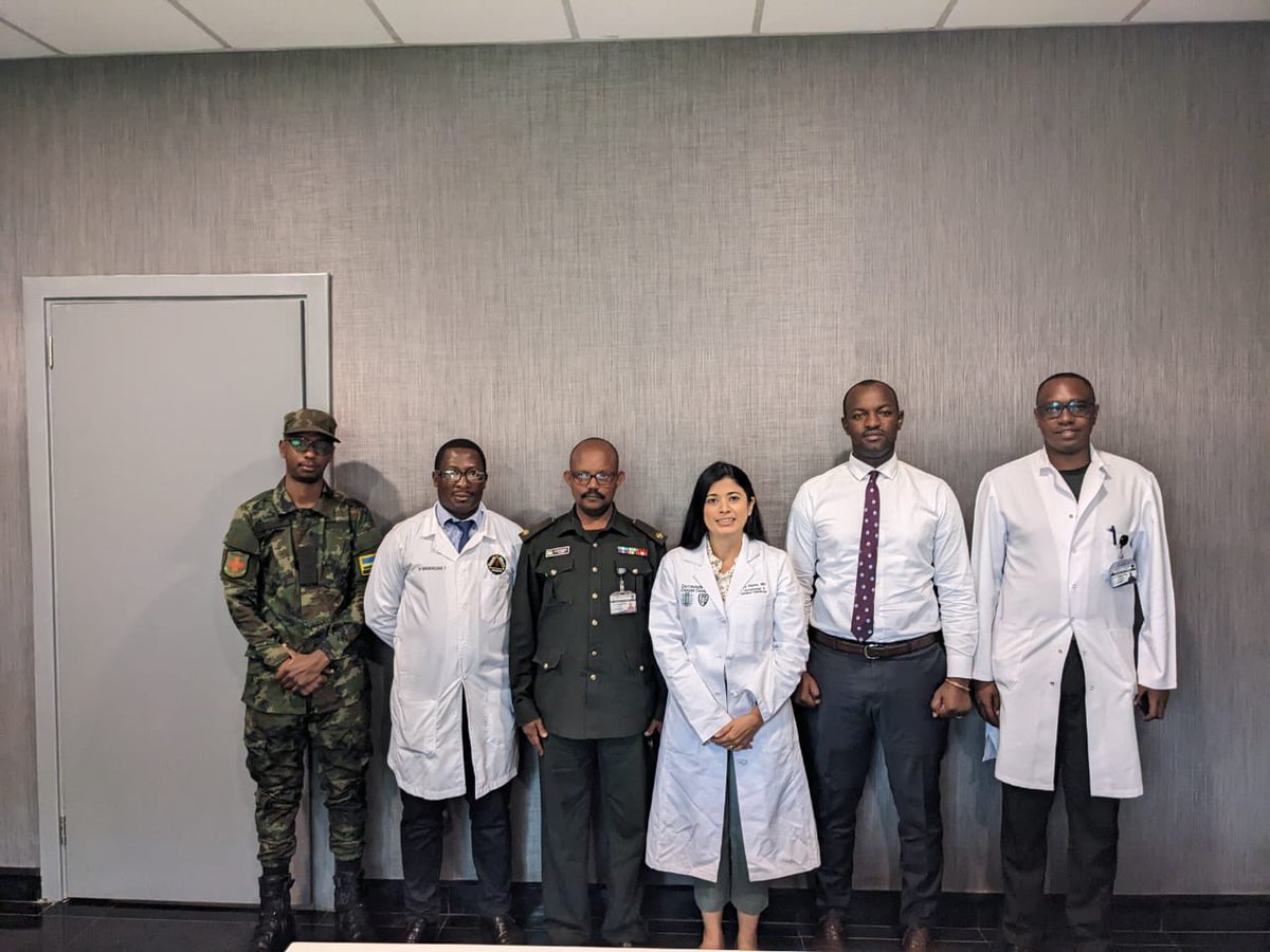 Thank you very much to Drs. @Rubagumyaf @NDOLIDNA & collegues for having me at the Rwanda Cancer Centre @RwaMilitaryHosp 

I had not only the opportunity to attend tumor boards, inpatient rounds and clinics, but to meet amazing patients and colleagues (now friends!)☺️

#GlobOnc