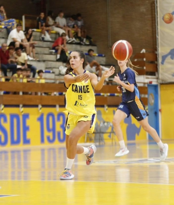 Jugadoras destacadas #LFChallenge 

🥇 <a href="/i_baeza/">I. Baeza🏀</a> 12p 8reb 23val

🥈 <a href="/mabel_lopez01/">Mabel</a> 21p 5reb 4as 21val

🥉 <a href="/MartaOrtega_4/">Marta Ortega</a> 17p 11reb 20val

<a href="/macaroldi_/">Maca Roldán</a> 13p 3reb 5as 18val
<a href="/Luciagl_8/">Lucía Gutiérrez Lancho</a> 12p 2reb 3as 15val

<a href="/CompeticionFEB/">CompeticionesFEB</a> #bestofyoufem <a href="/bestofyoubasket/">Best of You Basket</a> #mvps 
📸 <a href="/SWEETBASKET2/">Sweet Basket (Lou & Manu)</a>