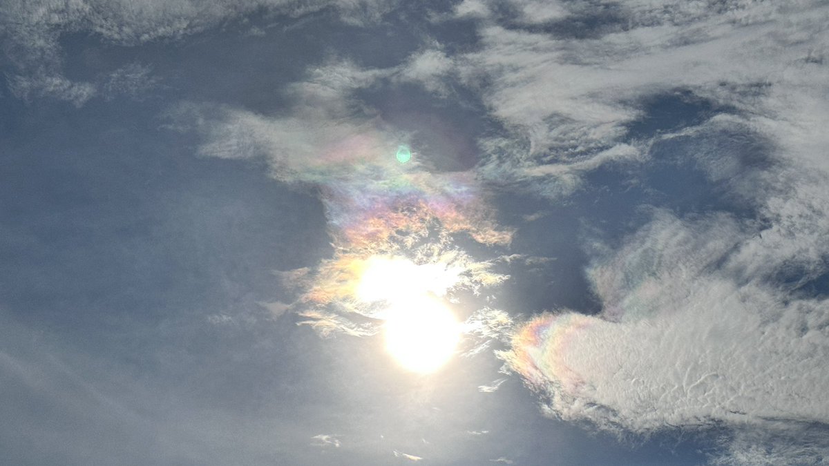 ☁️🎏: To all my anxious perfectionists, let’s shift our mindsets a little. The chase for perfection is never ending, it’s a race where the goal post will keep changing. So rather than desperately chasing for something unattainable, what if we chase for “no regrets” instead?