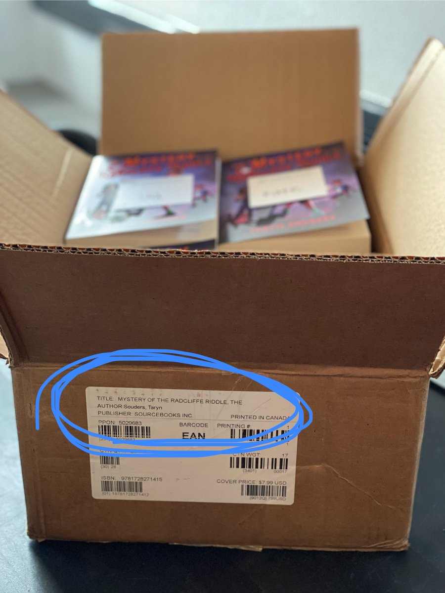 Look who was in the Roll Library to sign copies of THE MYSTERY OF THE RADCLIFFE RIDDLE for the <a href="/lhpsnews/">Lake Highland Preparatory School</a> middle school #bookclub! Students noticed a star in their midsts and had to have a pic. Come by anytime, <a href="/TarynSouders/">Taryn Souders - Middle Grade Author</a>!