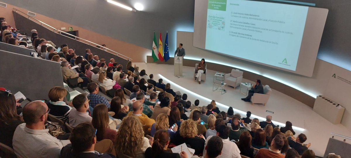 JusticiaJunta's tweet photo. El consejero @ja_nietob inaugura unas jornadas para responsables políticos y funcionarios de ayuntamientos y diputaciones de Andalucía Occidental en el Aulario del Instituto Andaluz de Administración Pública (IAAP).
➡️ https://t.co/kOEHBpOJhP https://t.co/9PYMF1vuCy