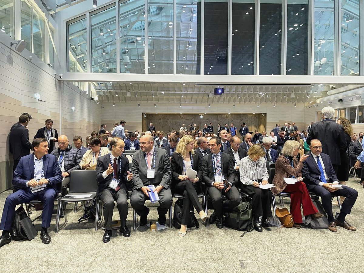 SimonettaCheli's tweet image. Some reflections from today&apos;s discussions at #CommEO forum⬇️

The role of @esa #EarthObservation in the #Market is   different than for most companies. We have the responsibility and the opportunity to be CUSTOMER, PARTNER and ENABLER.