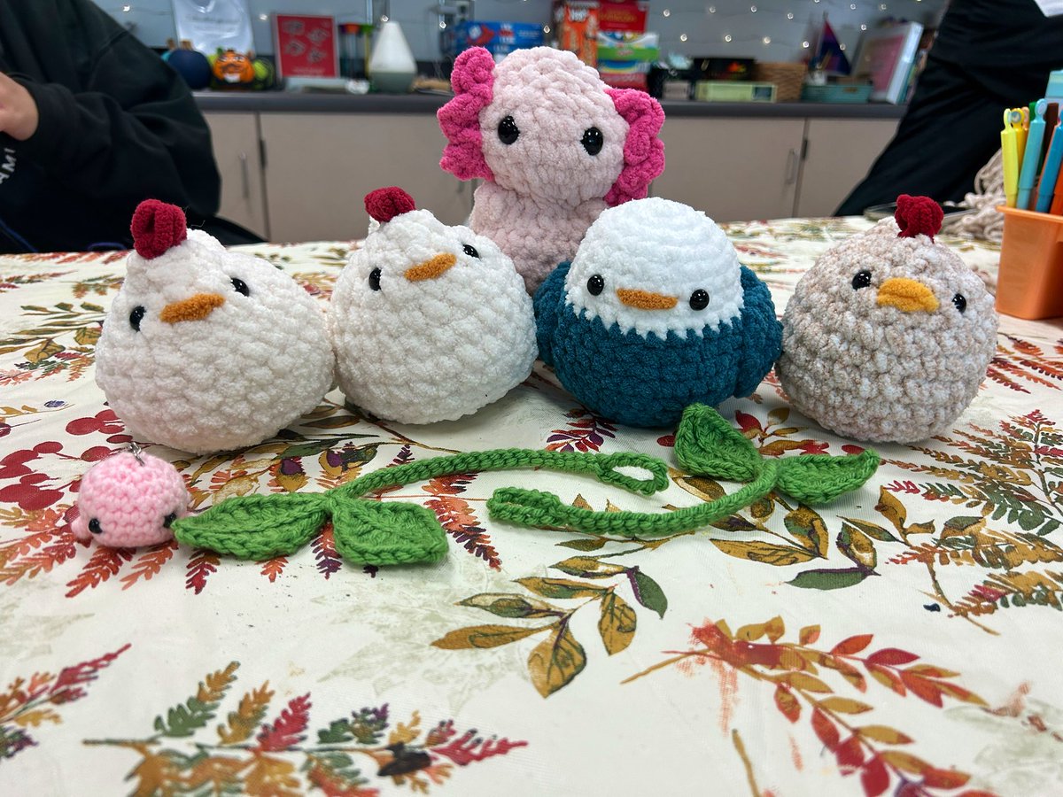 cams_wellness's tweet photo. At our Taste of CAMS Homecoming event, our Student Wellness Committee promoted community resources, and sold their handmade crotchet items to support our Wellness Center! #ProudToBeLBUSD https://t.co/64c1VTsMNP